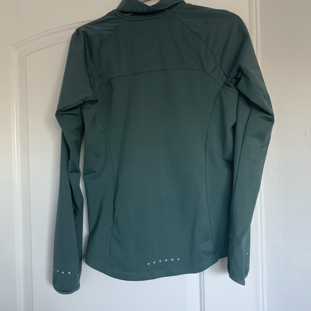 Nike shield running windbreaker